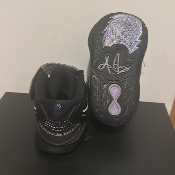 Nike Toddler Sneakers - Picture 3 of 3